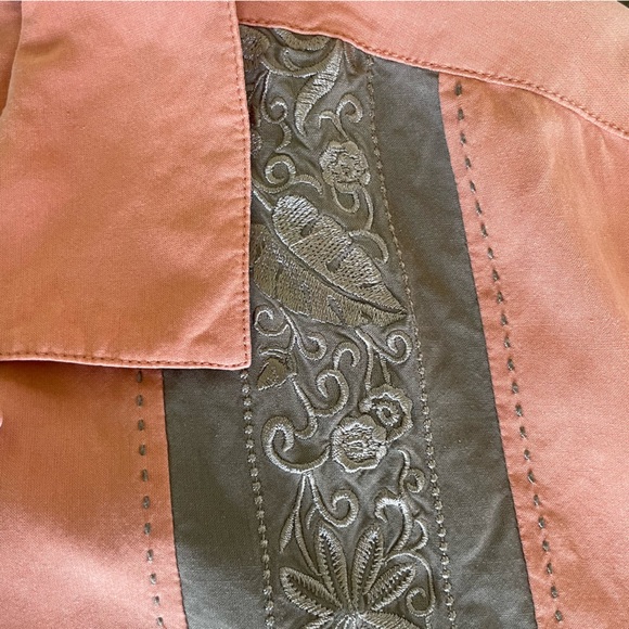 Men’s Vacation Shirt - Picture 3 of 3